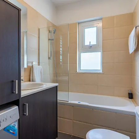 Harbor In Apartamento Larnaca