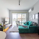 Apartment Harbor In *