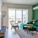 Apartment Harbor In *
