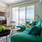 Harbor In Apartment *