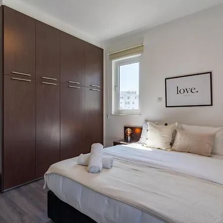 Harbor In ラルナカ