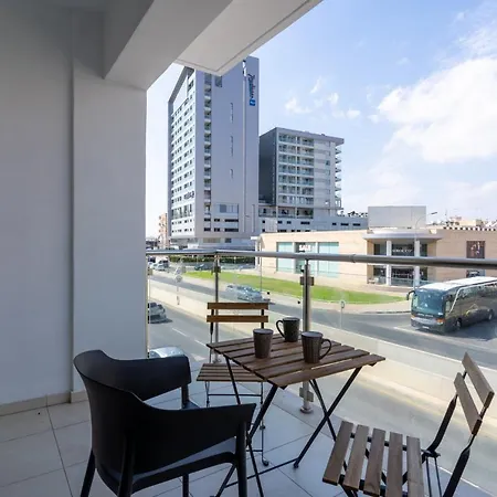 Harbor In ラルナカ