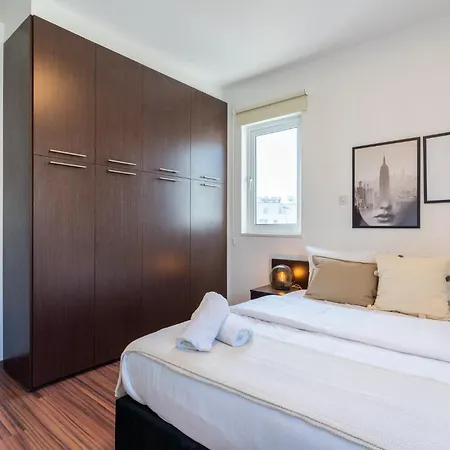 Harbor In ラルナカ