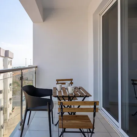 Harbor In * ラルナカ