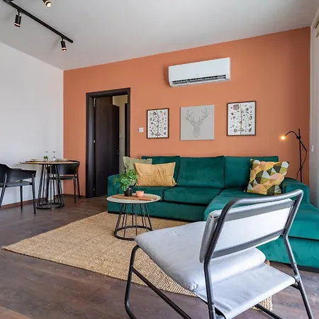 Harbor In アパート ラルナカ