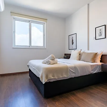 Harbor In ラルナカ