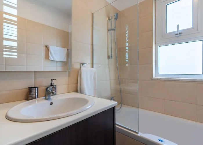 Harbor In 아파트 라르나카