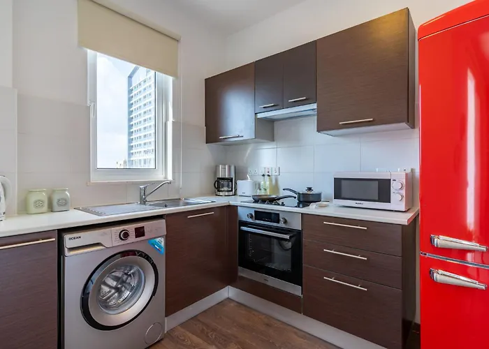 Harbor In 라르나카