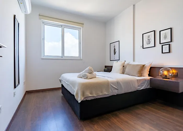 Harbor In 라르나카