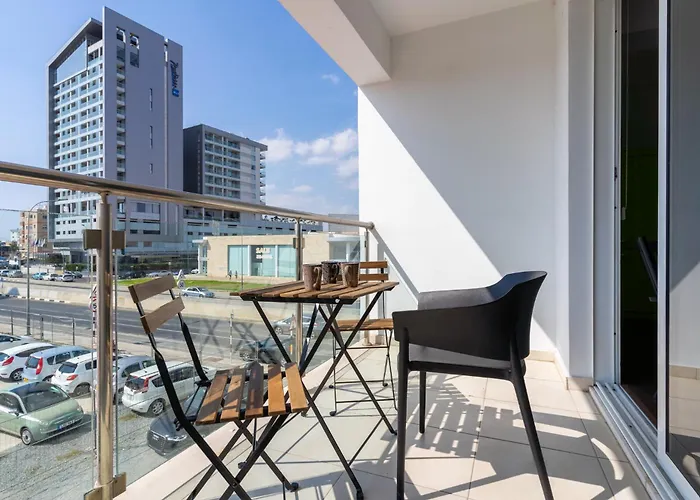 Harbor In 라르나카